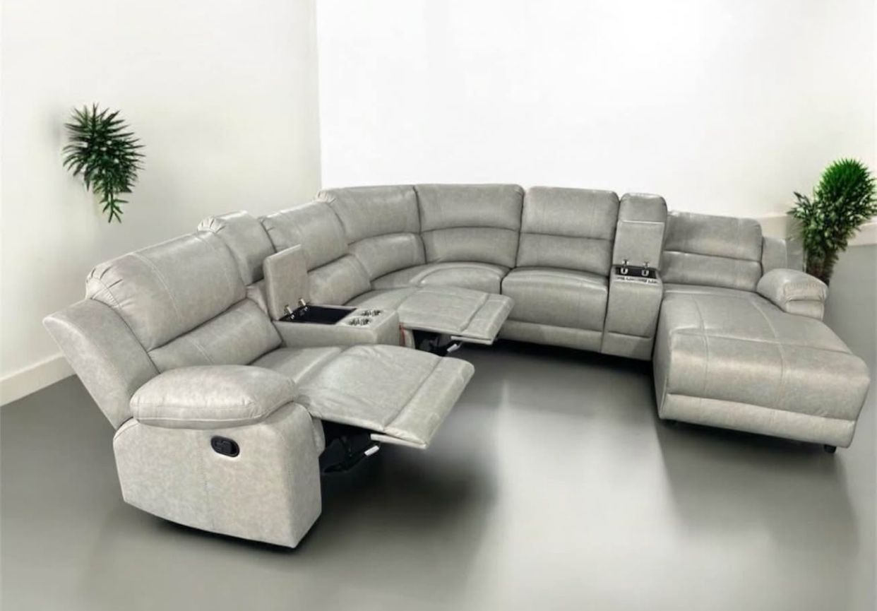 FREE DELIVERY AND INSTALLATION - Gray Leather Chaise Sectional (BRAND NEW IN 📦)