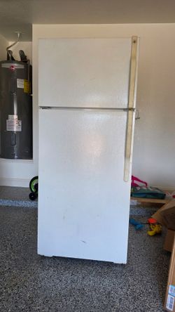 Used Refrigerator – Good Condition -The refrigerator works, but the fan may stop occasionally and needs to be replaced. Other than that, it is in good