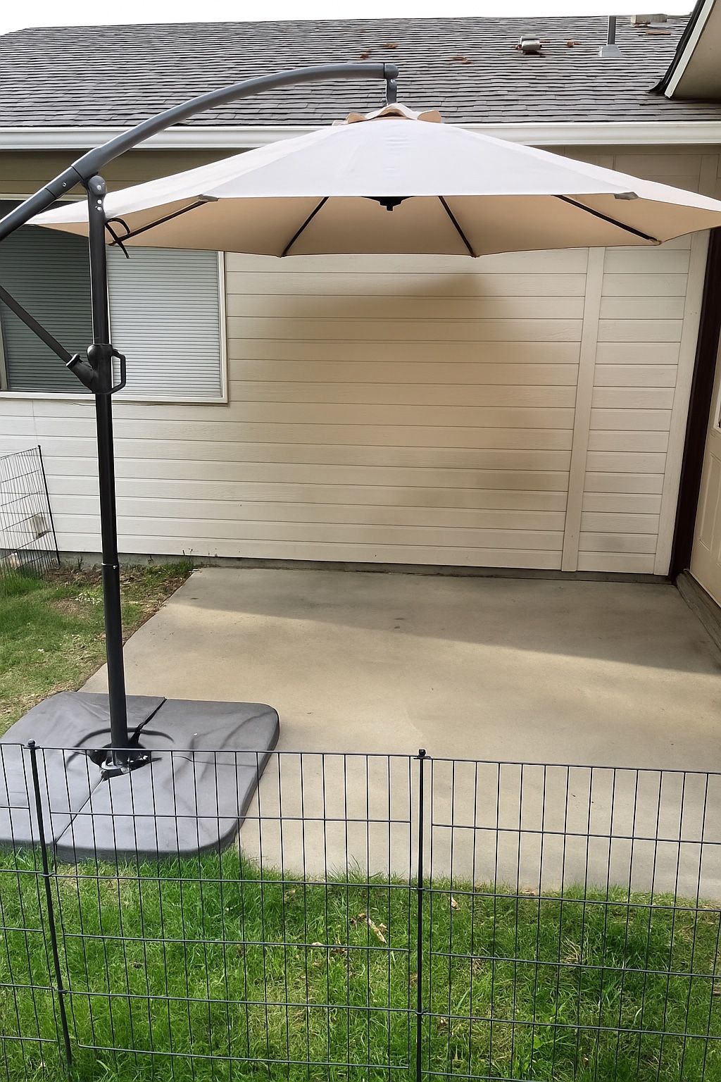 WikiWiki 10ft Patio Umbrella