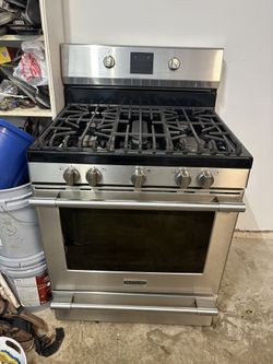 FRIGIDAIRE GALLERY  PROFESSIONAL GAS STOVE STAINLESS STEEL 5 BURNERS ESTUFA DE GAS MUY BUENA 
