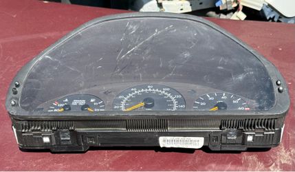 1(contact info removed) Mercedes Benz Speedometer Instrument Gauge Cluster