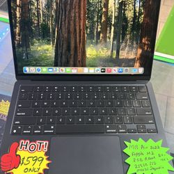 MacBook Air 2022 Retina, Apple M2 , 8GB Ram, 256GB Flash SSD, macOS Sequoia. $99 worth Microsoft office Package Installed . Comes with Charger. Batter