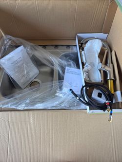 New 33x22x8 Double Bowl Kitchen Sink with Faucet!