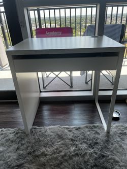 White Desk IKEA