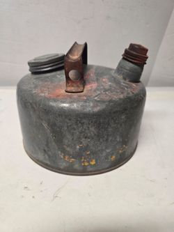 Vintage Eagle " The Gasser" Metal 1 Gallon Gas Can Model XM M1 USA