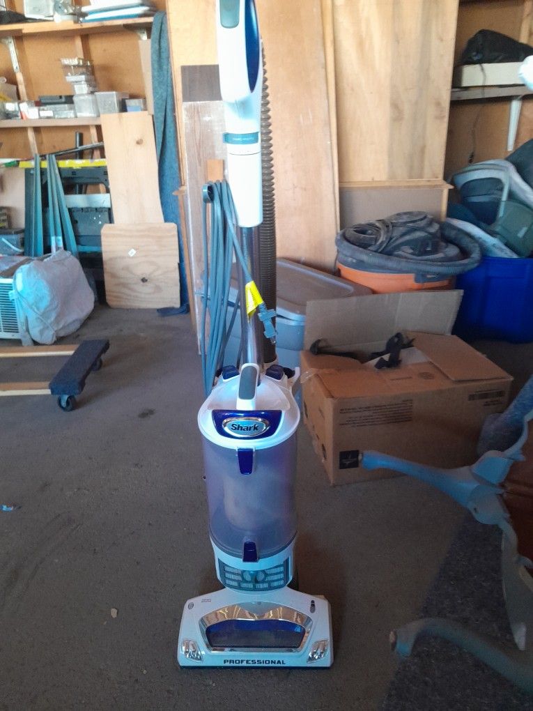 Shark Vacume