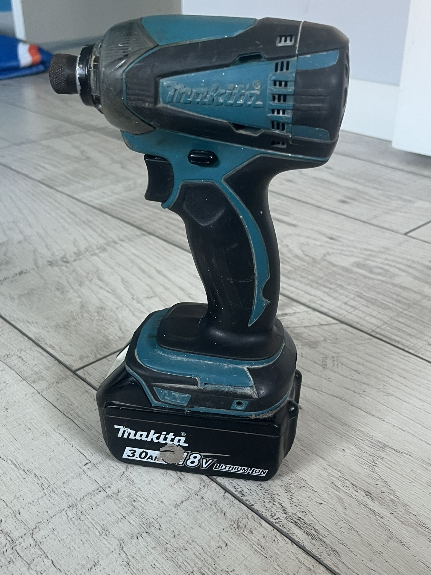 Makita Impact Driver w/ Battery