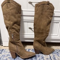NEVER USED SUEDE BOOTS
