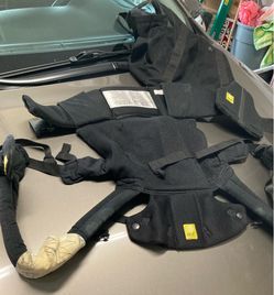 LÍLLÉbaby Complete All Seasons Ergonomic 6-in-1 Baby Carrier
