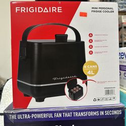 Frigidaire Mini Personal Fridge Cooler Brand New In Box 