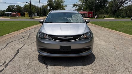 2021 Chrysler Voyager