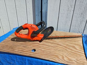 Black & Decker 22-in hedge trimmer