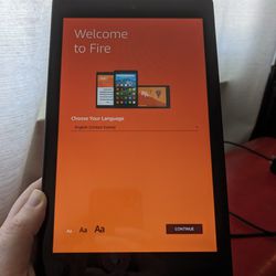 Barely Used Kindle Amazon Kindle Fire HD 8 (PR53DC) 6th Generation With Original Charger 