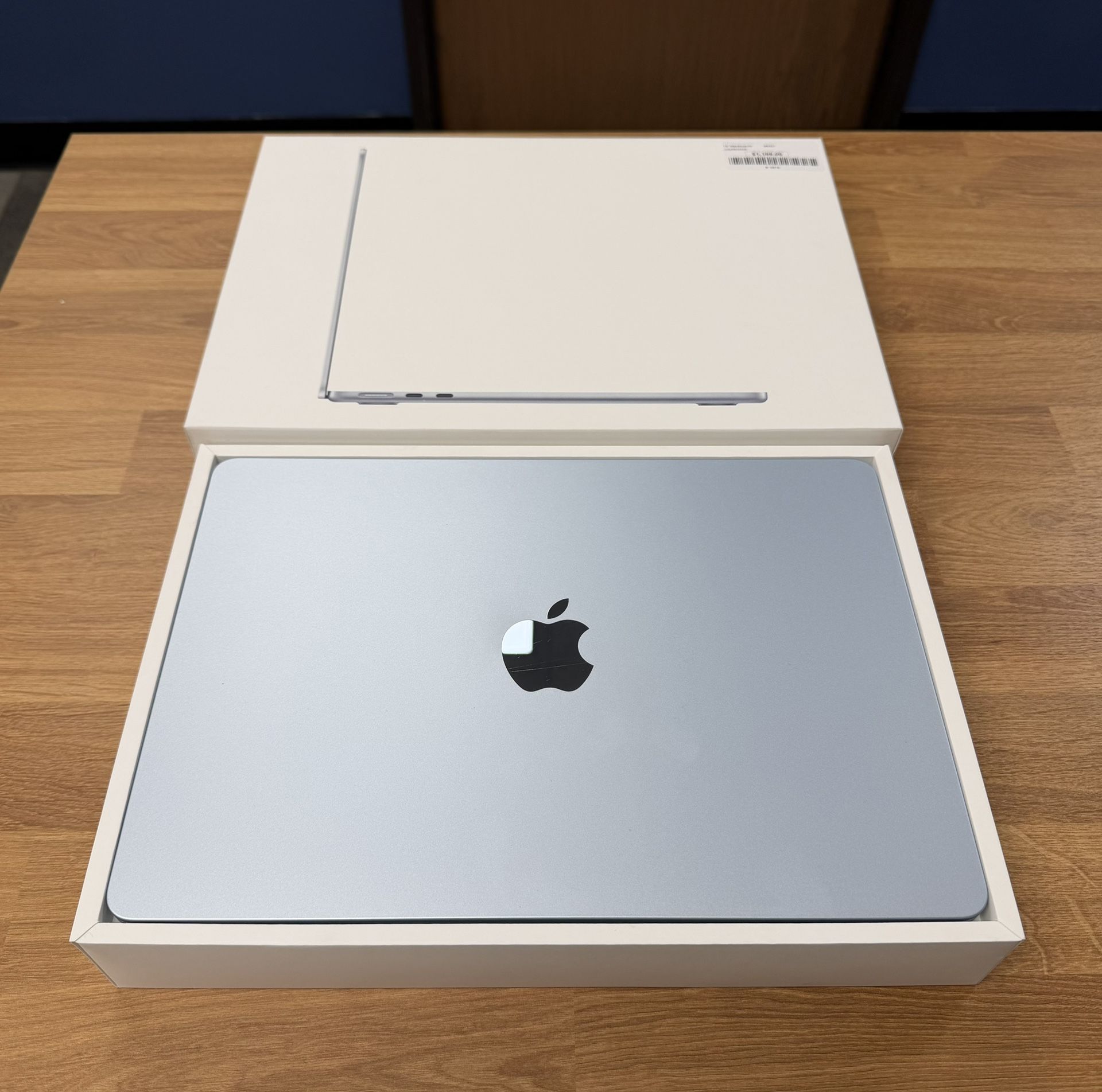 13" MacBook Air M4 10 Core*500GB SSD*24GB RAM