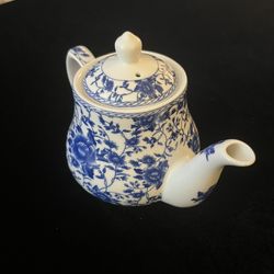 Beautiful Chinese Blue and White Teapot for you or Someone Special on Mother’s Day