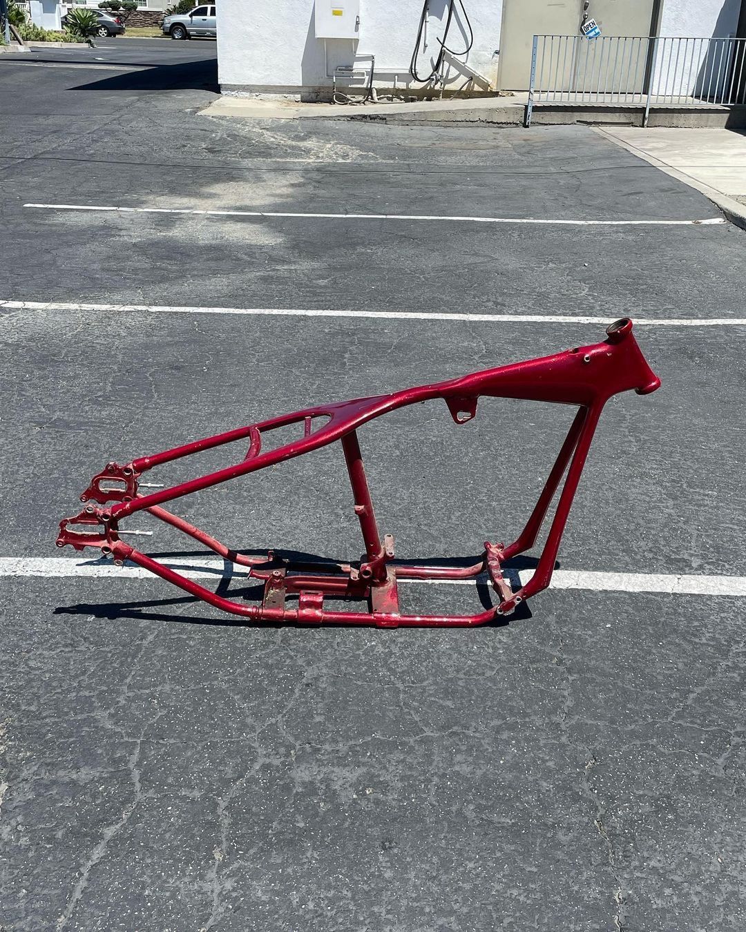 Nicely Molded Panhead Frame.