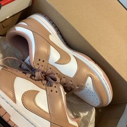 7.5 women’s Nike dunk low