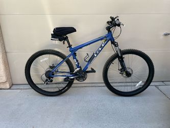 GT Avalanche Mountain  bike dual disc brakes