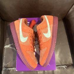 Nike SB Dunk Low Mystic Red Size 11