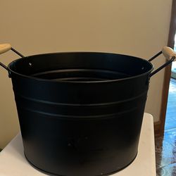 Black Metal Bucket With Wooden Handles 