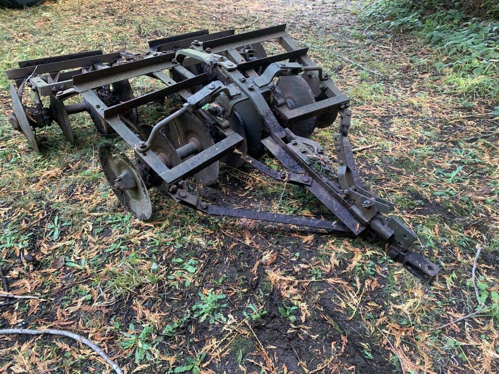 Antique Disc Harrow (plow/tiller)