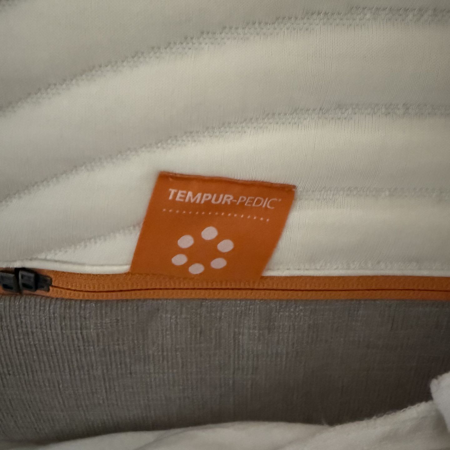 Tempur-Pedic Adjustable Bed Base with Remote for Sale in Pompano Beach ...
