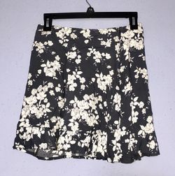 NWT women’s SO skirt size S