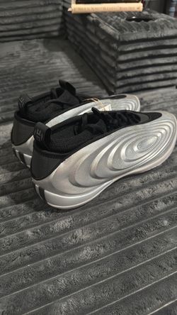 Harden v10 basketball shoes size 11 grey with accents