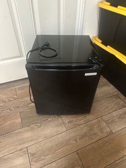 Mini fridge