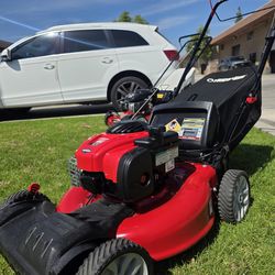 TROY-BILT GAS 21-IN SELF PROPELLED LANW MOWER LIKE NEW