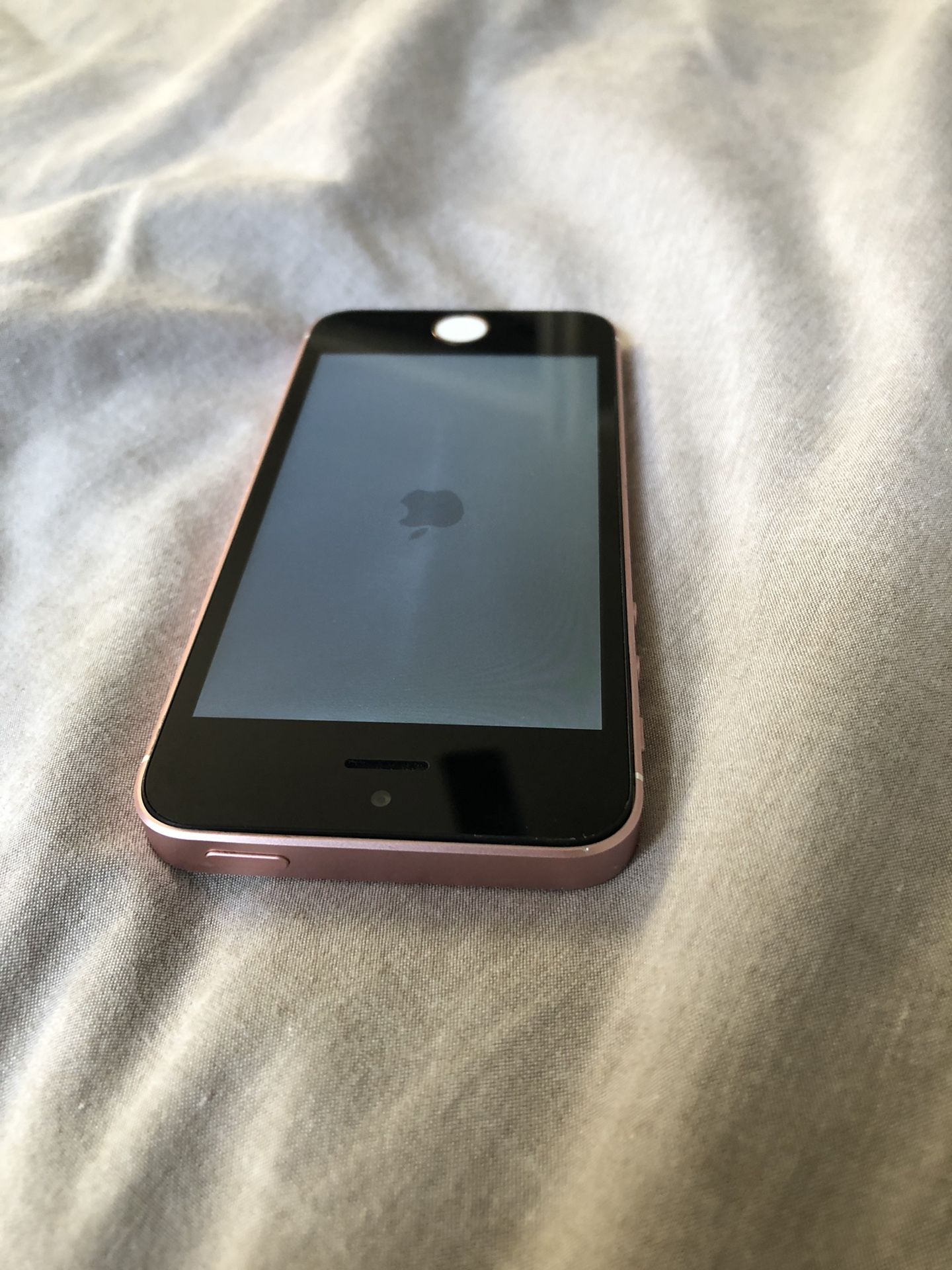 iPhone SE (16Gb) (Fully Unlocked)