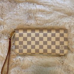 Louis Vuitton. Damier Azur. Wallet And Wristlet. for Sale in Chula
