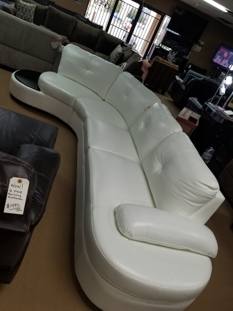 BEAUTIFUL coke white Sectional ! New