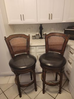 Solid wood heavy bar height swivel stools