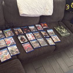 PS4 With 21 Games And Controller
