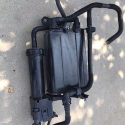 2010-2015 TOYOTA PRIUS 1.8L FUEL VAPOR CANISTER OEM