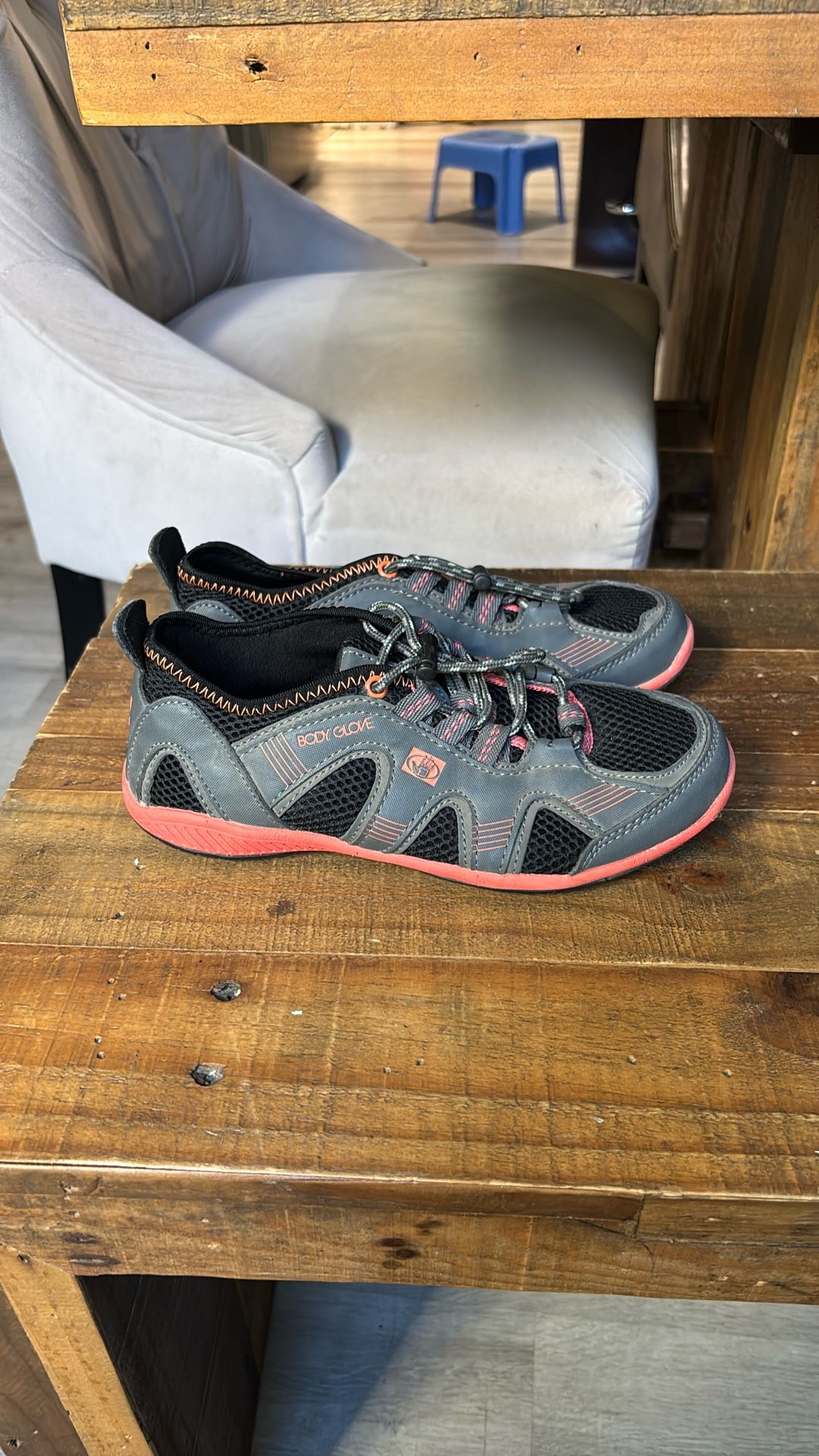 Body Glove Shoes Size 5.5