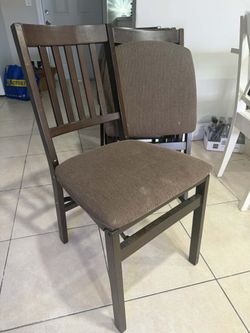 Set of 5 wooden folding chairs