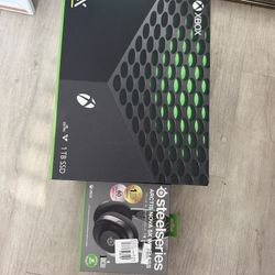 Xbox Series X & Steel Series Headphones