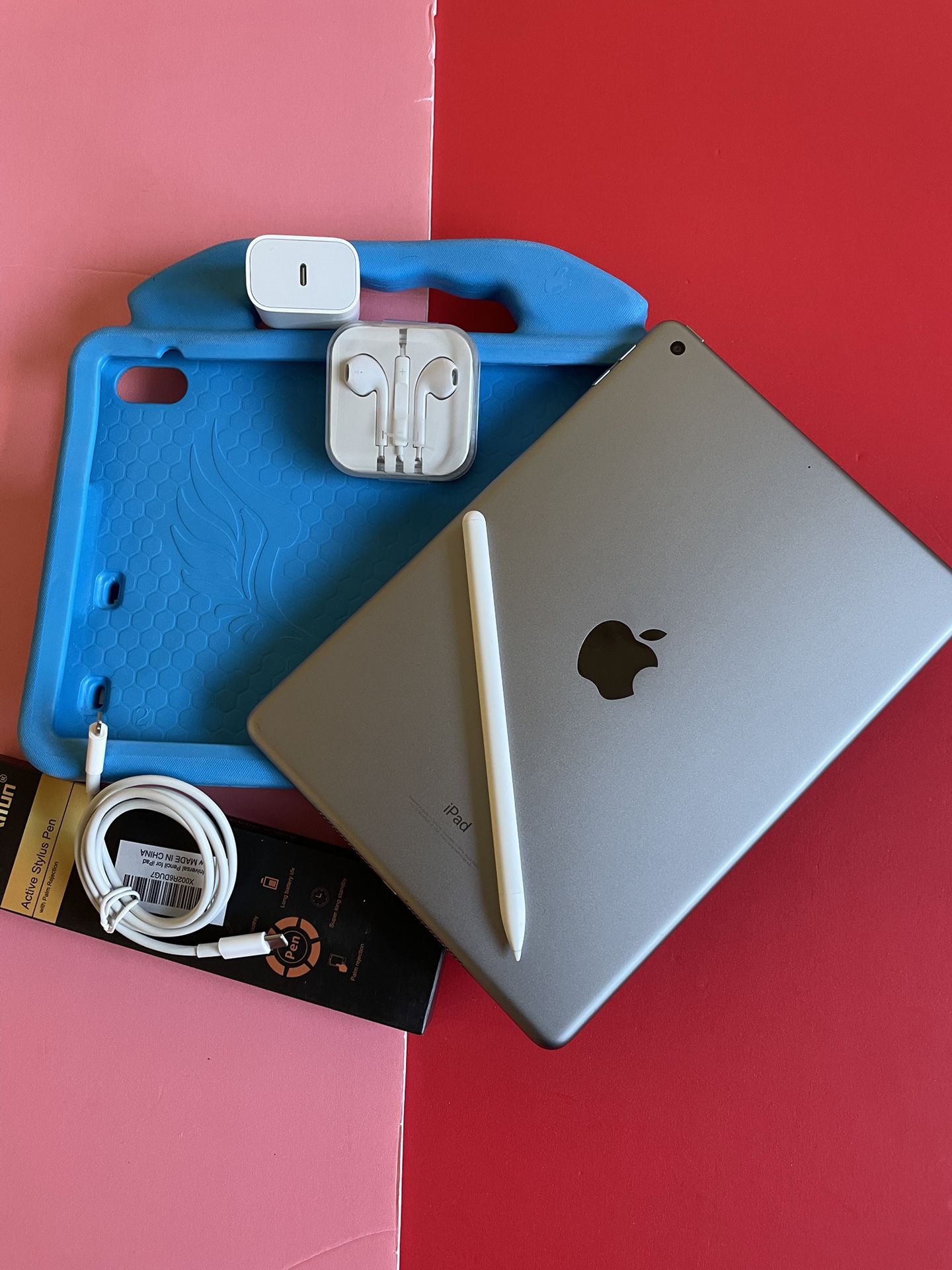 Apple IPad 6th Generation (9.7” Retina / Touch ID) 32GB with kids protective case, Pen & Accessories (128gb $170)