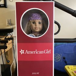 Julie American Girl Doll Set With Clothes And Bed 