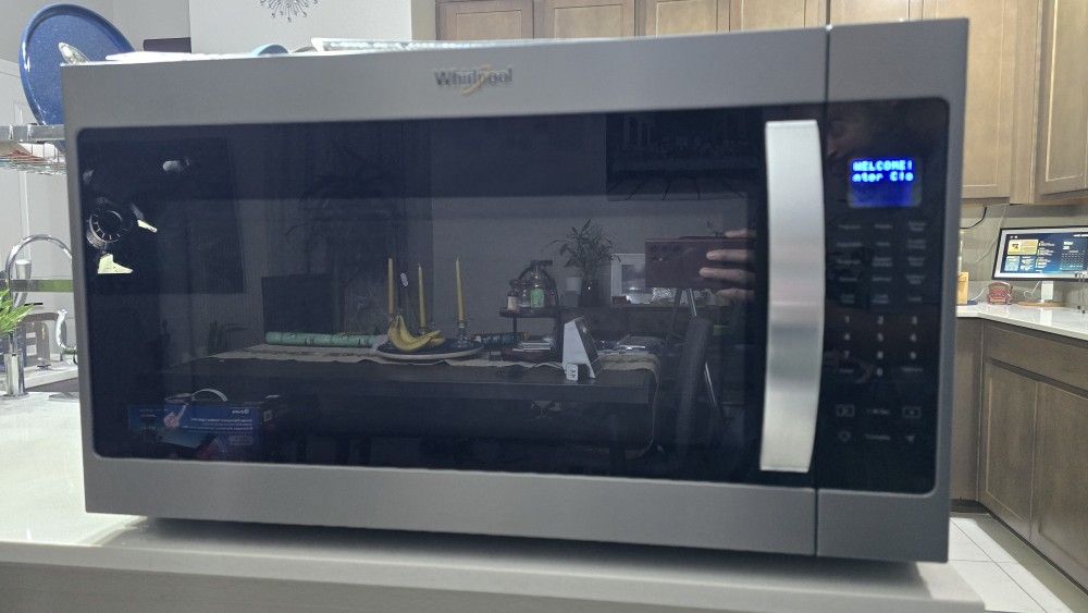 2.1Cu Ft Whirlpool Over the range Microwave / WMH53521HZ06