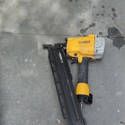 Dewalt 21 Round Head Nail Gun 