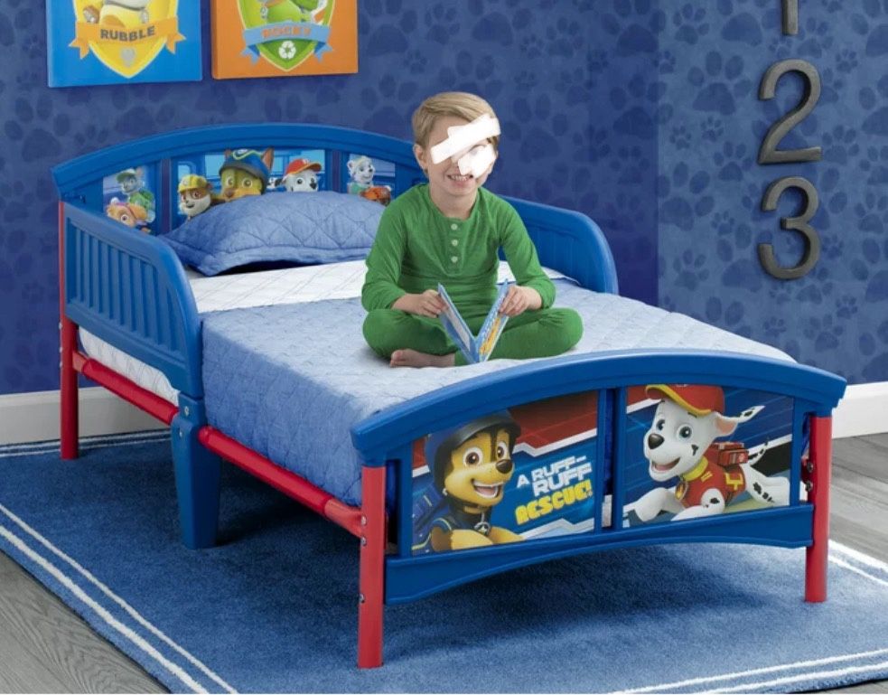 TODDLER BED ONLY BRAND 