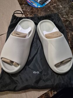 Ys-01 cream Authentic Brand New size 9
