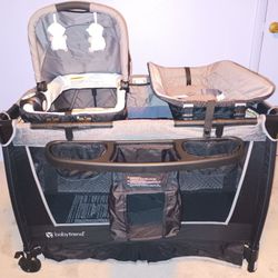 Babytrend-Pack N Play/Bassinet Combo