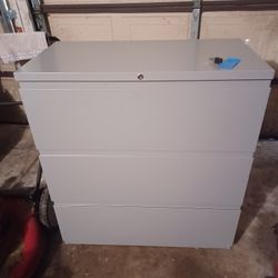 🔥 Heavy-Duty 3-Drawer Metal File Cabinet w/ Lock & Key – Like New