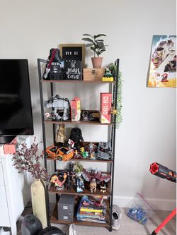 Shelf for displays