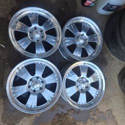 Center Line 20" 6 Lug Chevrolet Bolt Pattern