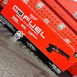 Milwaukee M18 FUEL18V  Cordless 15MM DA Polisher (Tool-Only)